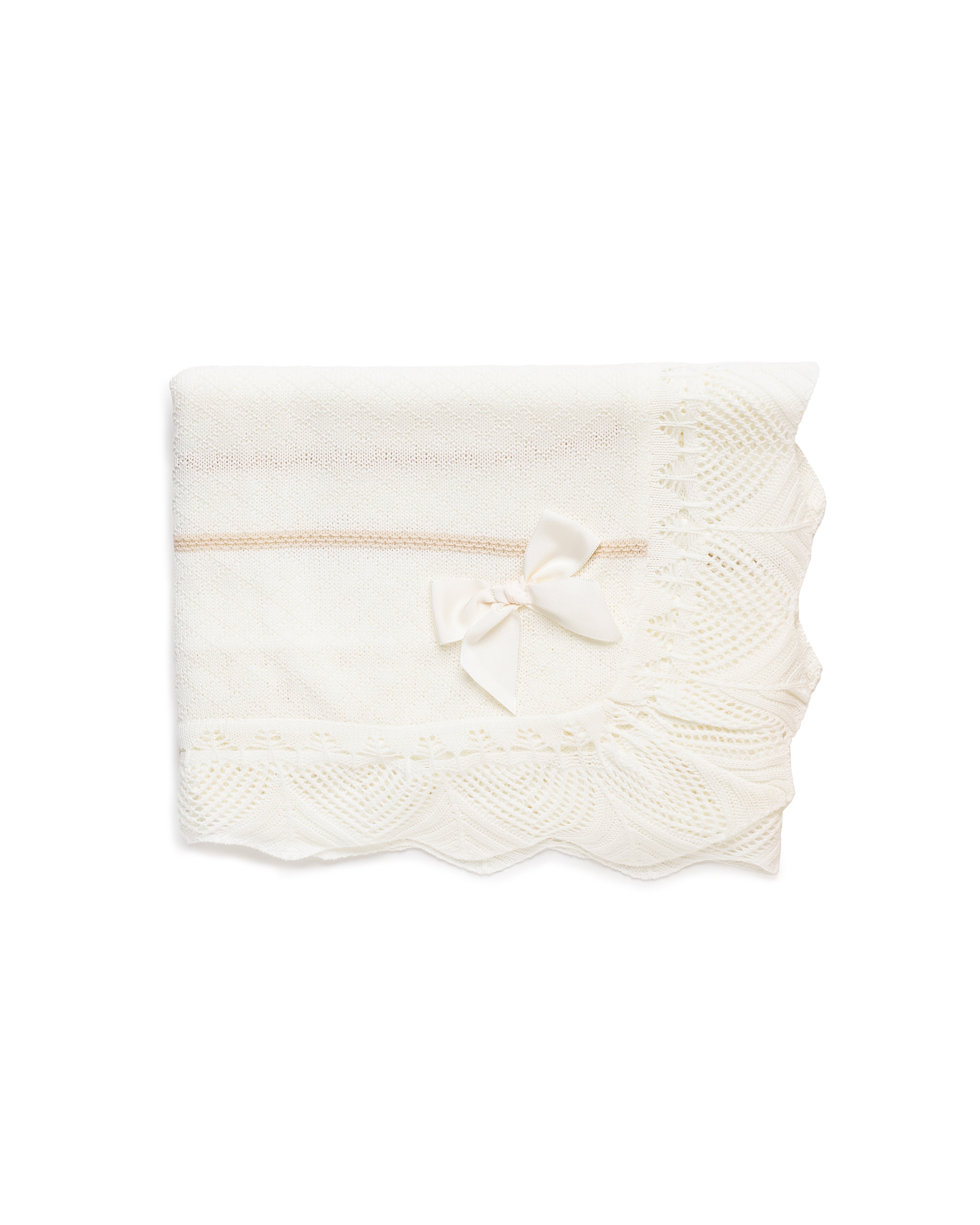 4-Piece Newborn Set with Diamond Pattern Including Matching Blanket